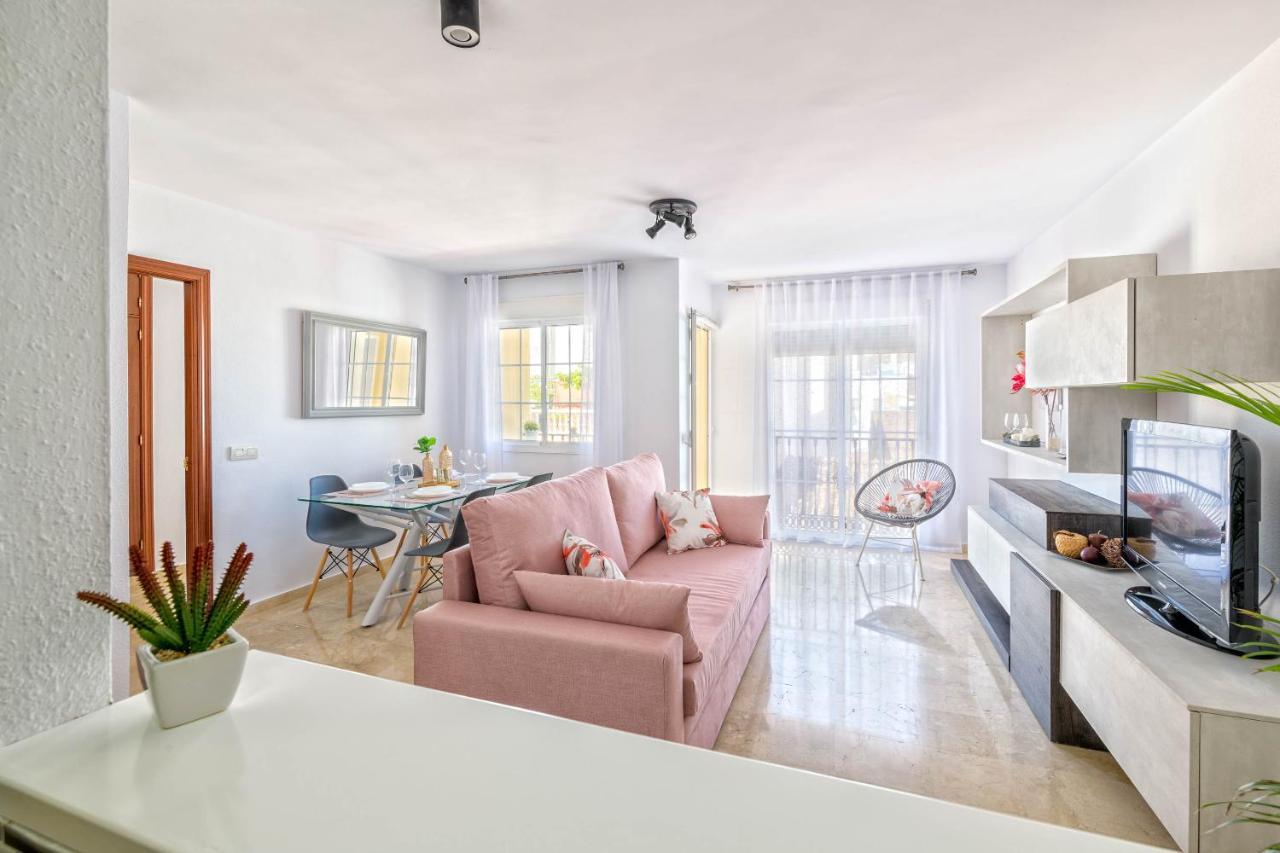 Wintowinrentals - La Estancia Free Parking Malaga Luaran gambar